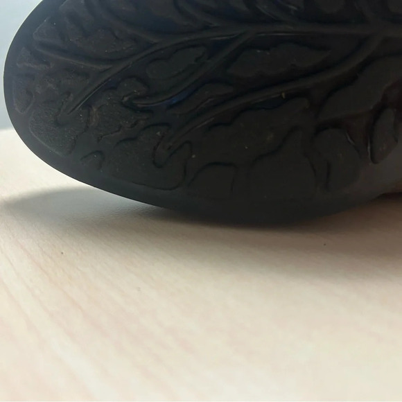 Earth leather calls taupe boots size 8 excellent condition - Picture 13 of 14